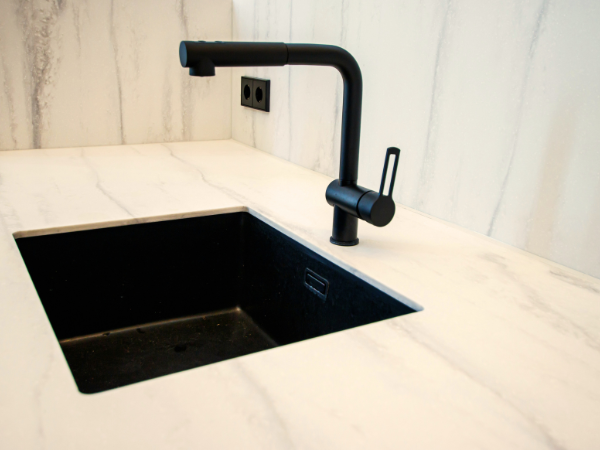 Sanitarios: cañerías, grifería, artefactos